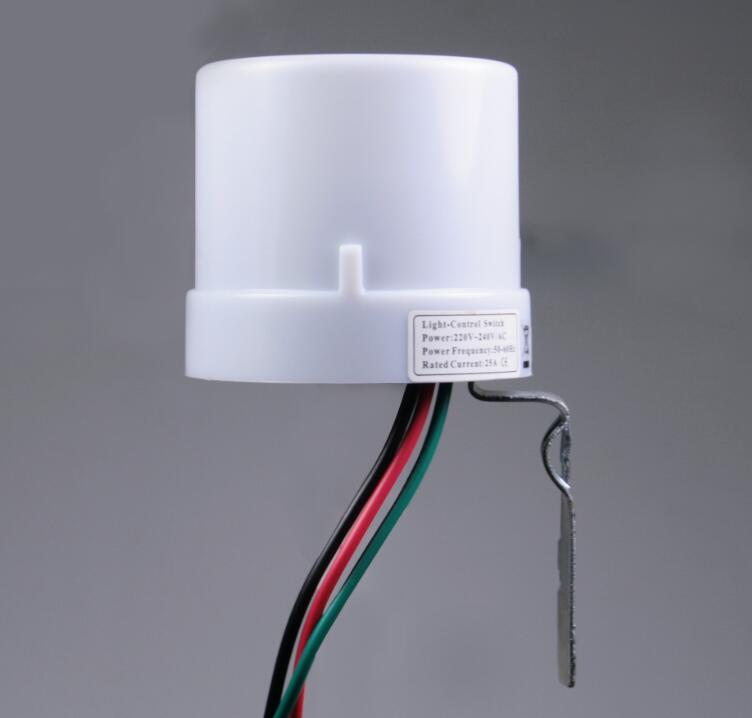 Light sensor controller